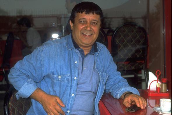 Bir ynetmenin "Bize bir ocuk oyuncu lazm" deyince babas tlat Stk Bey olu Halit'i oynatt.