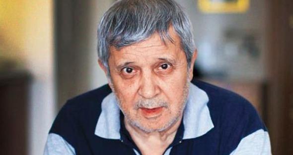 SELDA ALKOR:<br>  Halit'in benim kalbimde ayr bir yeri var. Benim iin ok zeldi. Maalesef gidiyor hepsi... Ben aramzdan ayrlan bu gibi isimlere lm gzyle bakamyorum. Bazen iimden bir ses 'unu bir arayaym da, ne yapyor soraym' diyor. O kadar kabullenemiyorum ki, ok sevdiimiz bir insand. Nurlar iinde yatar inallah&#8230;