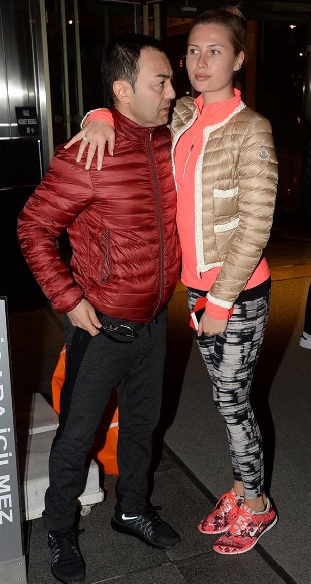 Karmdan ok ey rendim Chloe Loughnan&#8217;dan doru yerde konumay rendiini syleyen Serdar Orta &#8220;Karn senden gen ondan ne renebilirsin derlerse ben ondan doru yerlerde konumay rendim. Bu sadece kk bir ey ok ey retiyor bana&#8221; dedi.