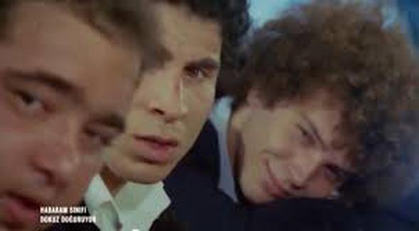 Kvrck sar salaryla insanlarn zihnine kaznan Gran mankenlik ve oyunculuk yaptktan sonra Bodrum&#8217;a yerleti. Bodrum&#8217;da yeil, mavi, turuncu, beyaz ve sar renkte sandalye imal eden Yeilmamn nl oyuncusu Gmlk mahallesi Dere kyde at marangoz atlyesinde tahta sandalye imalat yapyor.