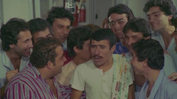 Filmde Mnir zkul, Adile Nait, evket Altu, Perran Kutman, lyas Salman ve ener en gibi oyuncular yer ald.