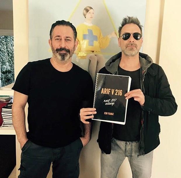 Ancak Cem Ylmaz, oyuncu kadrosu hakknda kan haberlerde kendisinin yer almamasna ok ilenmi olacak ki, Twitter'dan bu ilenmesini yanstt.