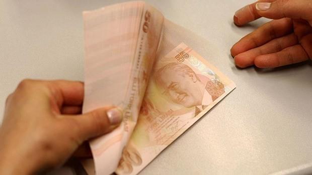 1 Nisan&#8217;dan itibaren aylk 53.33 lira demeyi kabul edenler gelir testine girmeden, GSS&#8217;den yararlanacak. Ancak &#8216;benim 53.33 liray da deyecek gcm yok&#8217; diyorsanz, gelir testine gireceksiniz ve ayn hanede yaayanlarn toplam aylk gelirinin 592.50 liradan az olduunu ispat edeceksiniz. O zaman, prim borlarnz devlet karlayacak, siz de salk hizmetinden cretsiz yararlanacaksnz.