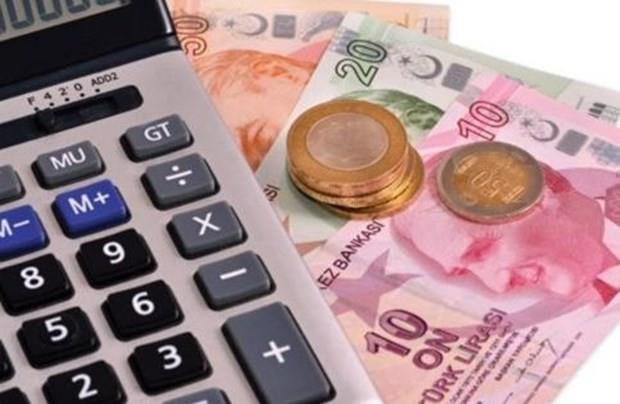 Geen yl da borcu olanlara yeni bir hak tannm ve 2016&#8217;nn eyll ay itibariyle gelir testine bavuranlara, sadece ana paralarn 12 ay eit taksitle deme imkan getirilmiti. ounluk borcunu taksitlendirdi; halen de taksitleri dyorlar. Bu kiiler de 1 Nisan&#8217;daki yeni dzenlemeden yararlanabilecek. SGK&#8217;ya mracaat ederek, bundan sonraki taksitlerini 53.33 liradan deyecekler.