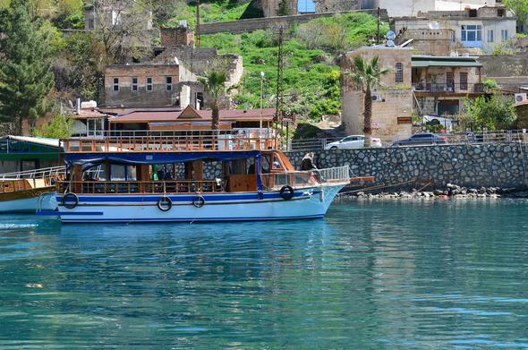 Trkiye'de nehirlerde pek rastlanmayan "Yzen oteller" ile ilgili proje hazrlayarak onaya sunduunu anlatan Kurt, "Bu yl turizm ok iyi geecek, ilk katlmlar bunu gsteriyor.