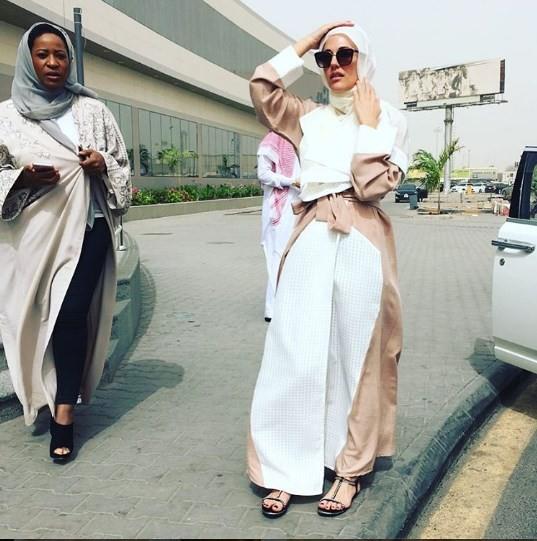 Muhteem Yzyl dizisindeki Hrrem Sultan karakteriyle kariyerinde zirve yaayan Meryem Uzerli, son olarak Suudi Arabistan'a gitmesiyle gndeme gelmiti.