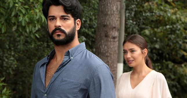 Ayn sahneleri yeniden izlemek zorunda kalan dizinin sevenleri sosyal medya zerinden isyan etti. Kanal bir sre bu hatann farkna varmad.