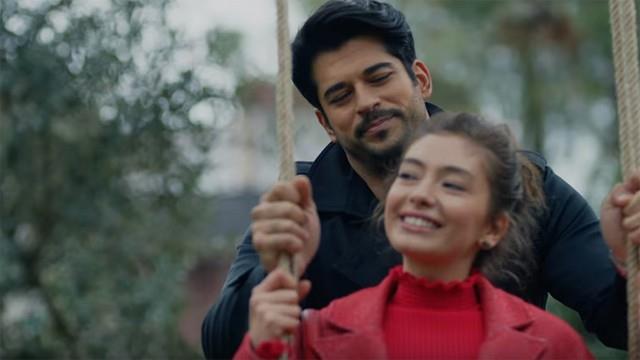 Sosyal medyada kullanclar bu olaya hemen tepki gsterdi ve komik bir dille eletirdi.