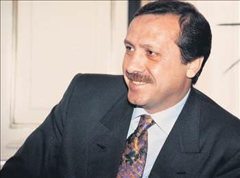 Demokratikleme, effaflama ve yolsuzluklarn engellenmesi yolunda byk mesafeler katedildi. Buna paralel olarak lke ekonomisi ve toplum psikolojisini olumsuz ynde etkileyen ve onyllardr zlemeyen enflasyon kontrol altna alnd, itibarn yeniden kazanan Trk Liras'ndan 6 sfr atld. Devletin borlanma faiz oranlar aa ekildi, kii bana den milli gelirde byk art gerekletirildi. lke tarihinde daha nce grlmemi hz ve sayda baraj, konut, okul, yol, hastane ve enerji santrali hizmete girdi. Btn bu olumlu gelimeler, baz yabanc gzlemciler ve Batl liderler tarafndan "Sessiz Devrim" olarak adlandrld.