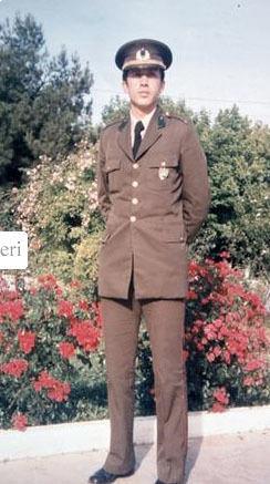 Genlik yllarndan itibaren sosyal hayat ve siyasetle iice bir yaam tercih eden Erdoan, disiplinli ekip almasnn ve takm ruhunun nemini kendisine ok gen yalarda reten futbolla 1969-1982 yllar arasnda amatr olarak ilgilendi.