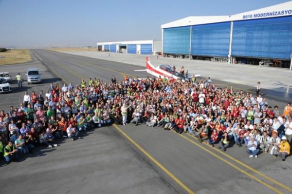 Silahl Kuvvetleri'nin eitim ve silahl hafif yakn hava destei ua ihtiyalar iin TUSA-Trk Havaclk ve Uzay Sanayii A.. mhendisleri tarafndan tasarlanarak retilen Temel Eitim Ua "HRKU", yer testleri ile taksi testlerini tamamlamasn takiben, TUSA'n, Kazan tesislerinde "lk Uuunu" baaryla gerekletirdi.