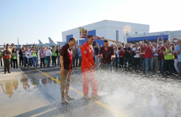 Silahl Kuvvetleri'nin eitim ve silahl hafif yakn hava destei ua ihtiyalar iin TUSA-Trk Havaclk ve Uzay Sanayii A.. mhendisleri tarafndan tasarlanarak retilen Temel Eitim Ua "HRKU", yer testleri ile taksi testlerini tamamlamasn takiben, TUSA'n, Kazan tesislerinde "lk Uuunu" baaryla gerekletirdi.