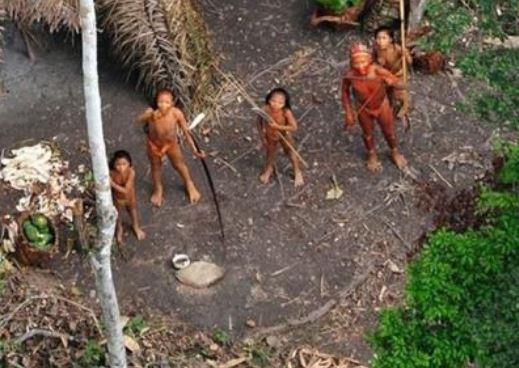 Vale Do Javari Reservation / Brezilya    Yerli kabileleri korumak amacyla koruma altna alnan yer Brezilya'da bulunuyor. Amazon Ormanlar'nda yaklak 14 farkl kabilede 2000 kiilik yerliler bulunuyor ve bunlar imdiki zamana kadar gelmi ve dnyadan soyutlanm bir ekilde yayorlar.