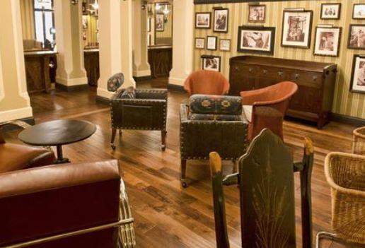 'Ben param basar, ieriye girerim' diyorsanz da yanlyorsunuz. nk bu kulbe ye olmak isteyen o kadar ok insan var ki kayt olabilmeniz iin en az 15 yl sranzn gelmesini beklemek zorundasnz. Aksi takdirde kapdan ieri adm bile atamyorsunuz.