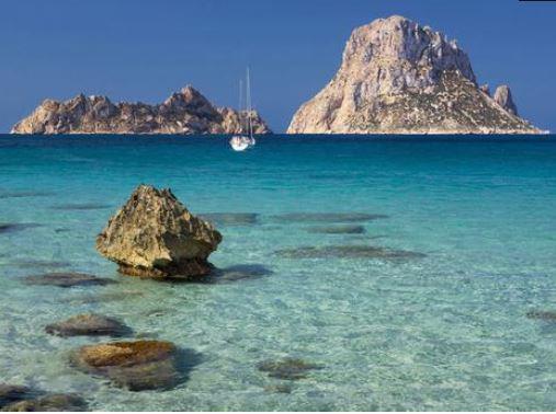 Manyetik Ada: Es Vedra / spanya    spanya kylarndaki Balear Adalar'ndan biri olan Es Vedra'nn kayalk adas dnya zerinde nc en gl jeomanyetik kuvvet derecesine sahip olan yer. (lki: Bermuda eytan geni, ikincisi: Kuzey Kutbu). Bu blgede teknoloji duruyor ve pusula bile yanl yn gsteriyor.