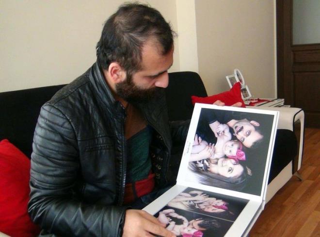 Olay srasnda evde akrabalaryla birlikte bulunan anne Devran ve baba Emrah Da ile de grmek isteyen polis, olayn etkisi altndaki anne-baba ile salkl grme yapamad. Olayla ilgili evde bulunanlarn ifadelerini alan polis, iftin akrabas olan Trkan .'nin (22) ifadesini elikili buldu.