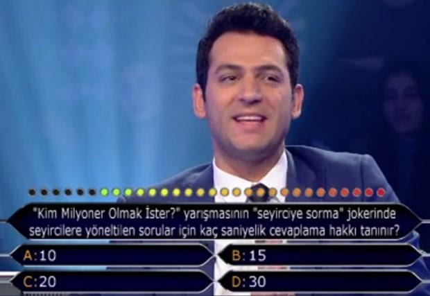 Bunun zerine Murat Yldrm, seyircilere dnerek, &#8220;Sreniz 10 saniye&#8221; deyince, seyirciden nce cevab vermi oldu.