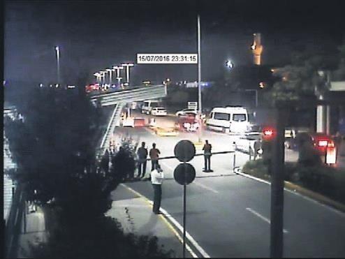 Kldarolu'nun konvoyu 23.30'da tanklarn daha nce kapatt noktadan geti.