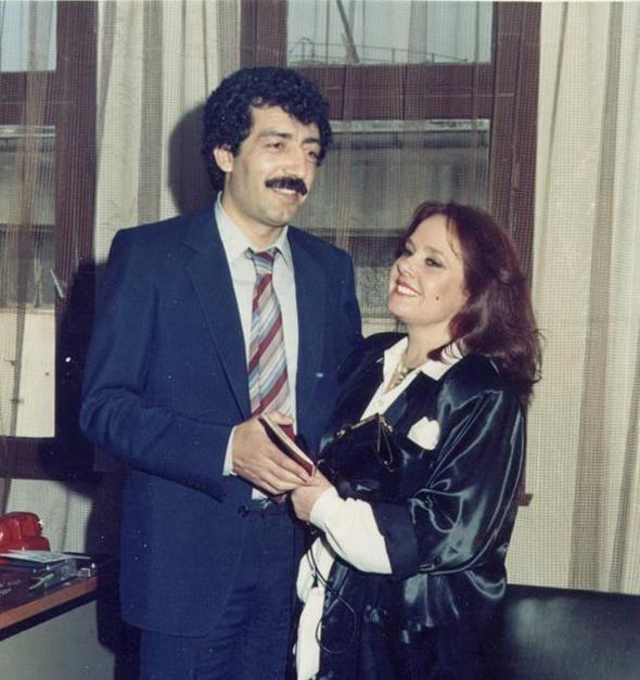 Konserde Grses, Nur`dan sonra sahne ald. Bu durumu kskanan Nur`la Grses arasnda tartma balad. artma uzaynca sinirlenen Grses, Muhterem Nur`a bir tokat att.