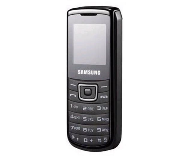 8- Samsung E1100<br>  2009 ylnda piyasaya srlen Samsung E1100, yaklak 150 milyon adet satt.