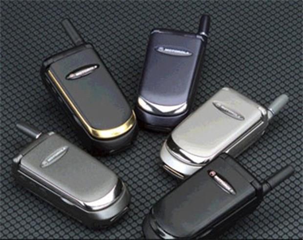 19- Motorola StarTAC<br>  2 MB depolama alan