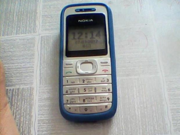 5- Nokia 1200<br>  Boyut: 102 x 44.1 x 17.5 mm