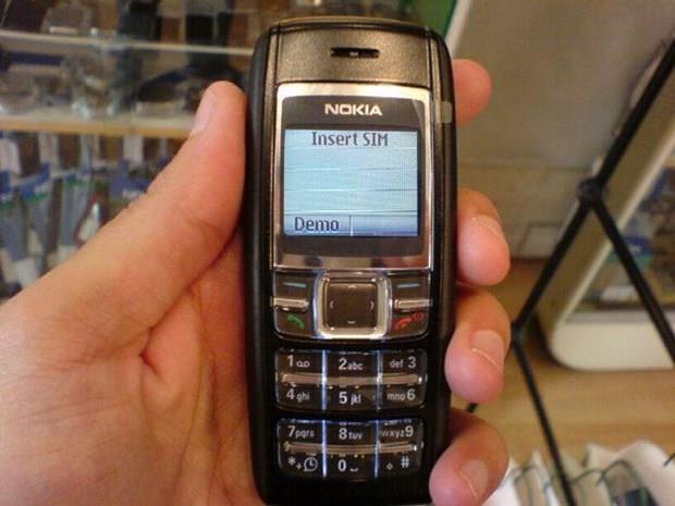 10- Nokia 1600  <br>  4 MB dahili bellek