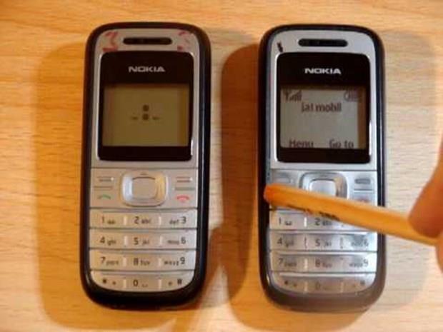 13- Nokia 1208  <br>  Arlk: 77 gram