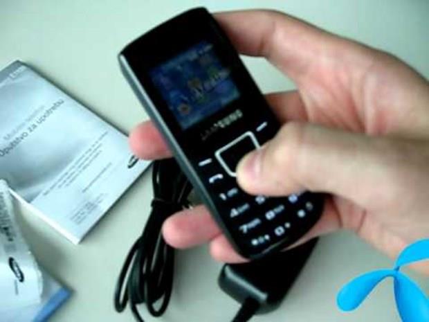 8- Samsung E1100  <br>  500 saat bekleme sresi