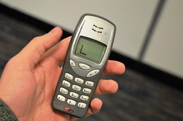 4- Nokia 3210<br>  40MB depolama