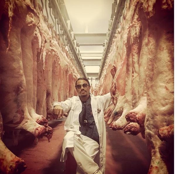 TE NUSRET'N OKUL FORMASIYLA OLAN FOTORAFI