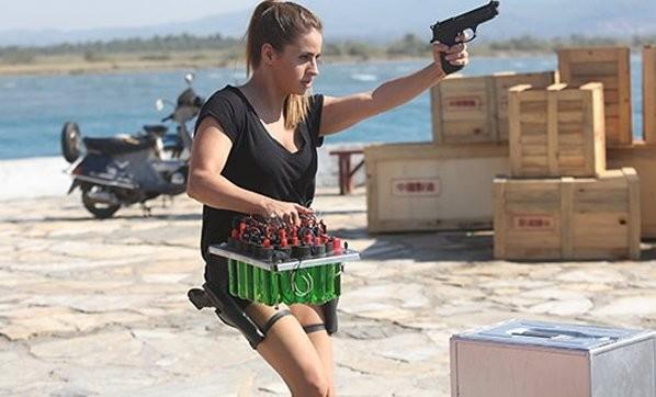 34 yandaki Bra Pekin, "nsanlar bendeki deiimi merak ediyor ve soruyorlard. Bu filmdeki rolm iin kilo verdim. Salarmn rengini de rolm iin deitirdim&#8221; aklamasn yapt.