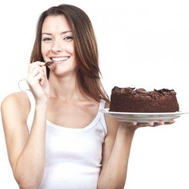 Bir kafeye gidin ve en sevdiiniz tatly sipari edin. Birka atal aldktan sonra tabaktan elinizi ekin.