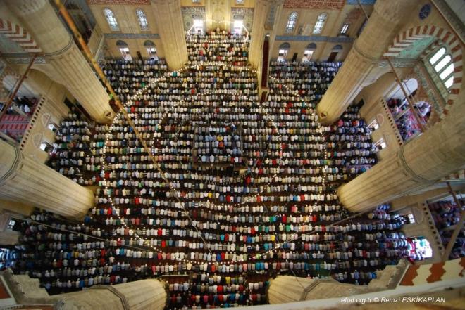 Peki cuma gn hangi dualar okunmal bunun vakti nedir? mam Gazali'ye gre Cuma gn bin kere Ya Allah diyenler evliyalar snfna dahil olur. Yine Cuma gn namazdan nce yz defa &#8220;Ya Allah, Ya Hu&#8221; diyen kimsenin hayrl dilei gerekleir.