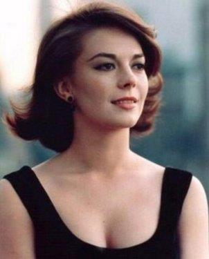 nl oyuncu Natalie Wood'un lmnn zerinden tam 30 yl geti ama zerindeki sr perdesi hala aralanmad. Wood'un lm alan son dosya ile yeniden gndeme geldi. nl yldzn 1981 ylndaki lmne ilikin yeni gelimeler, Hollywood'un en gizemli lm vakalarndan birinde yeni tartmalar gndeme getirdi.