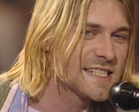 Ama kafalar kartran bir baka ayrnt daha vard. Cobain'in cansz bedeninin yannda bir de intihar notu vard. Bu notun ve notta yer alan Cobain'in ocukken yaratt hayali arkada Boddah'nn adnn baka biri tarafndan yazlm olabilecei konuuldu.