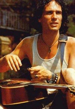 <p><b>NEHRE GRD VE BR DAHA CANLI GRLMED</b></p> ark sz yazar ve arkc Jeff Buckley'i lm de zerinden geen onca yla karn hala sr dolu. 29 Mays 1997 gn Buckley, zerinde giysileri ve ayanda botlaryla Missisippi nehrine girerken grld.