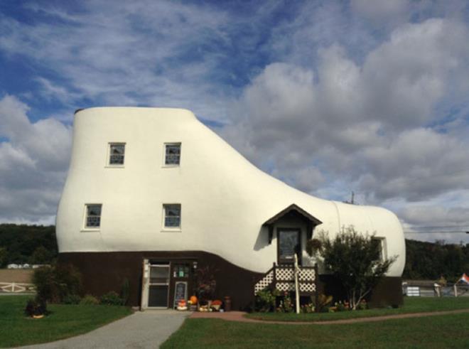 8 Ayakkab evi  <br>Pennsylvania'daki bu ev birka kez el deitirdi. u anda sahipleri baka yere tand ama buraya rehberli turlar dzenleniyorlar.