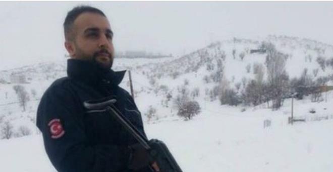 Helikopterin dmesi sonucu ehit olan polis memuru Canda Kaplan'n ehadet haberini Hac Abdi Mahallesi Hancarl Sokak'ta yaayan ailesine gvenlik gleri ulatrd. ehidin baba ocana ve evin bulunduu sokaa dev Trk bayraklar asld. ehidin akrabalar, yaknlar ve komular da ac haber zerine eve geldi.