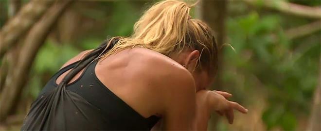 Survivor iletiim dl oyunu : letiim dln kaybeden nller takm byk znt yaad. letiim dl oyunu bayrak yarnda oyunu kaybeden Sema dl kazanamadklar iin adeta ykld.