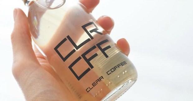 G�ne ba�larken pek �ok ki�inin vazge�ilmezi olan kahve ilgin� bir de�i�ime u�rad�. Kafein ba��ml�lar�n�n yeni g�zdesi olmaya aday renksiz kahve g�r�c�ye ��kt�.