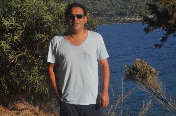 EGE BODRUM'DA ORTAYA IKTI<p>      90'l yllarn popler arkcs Ege uzun zamandr ortalarda yoktu. Ege, Bodrum Gvercinlik'te kendisi iin aatan ev yaptrd.