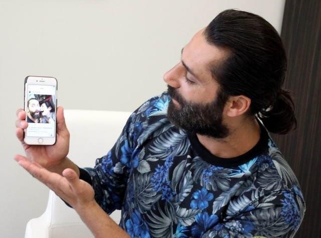 Benim en byk isteim bununla alakal olarak bir televizyon program yapmak. Formatm bile hazr. 1 elin nesi var, ok elin ok sesi var. Yardm etmek isteyen birok kii de var. Onlara da byle bir kap amak istiyorum. u anda ise ok ihtiyac olan, ncelikleri olan engelli kardelerimize burada yardmc olacaz."