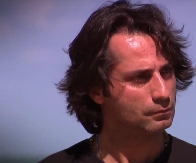 Survivor 2017'ye damga vuran isimlerden biri lgn Sedat't. Hem klaryla hem de performansyla gndeme oturan lgn Sedat 21 Mart tarihinde elendi. Survivor'da bir hayli tartlan klar yapan lgn Sedat, Survivor'dan gelir gelmez estetik ameliyat oldu.