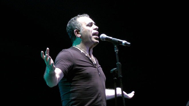 Son dnemlerde yapt paylamlarla gndeme gelen arkc Haluk Levent parti kurmaya karar verdi.