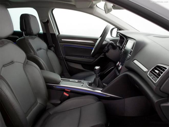 OGD tarafndan yaplan aklamaya gre, dernek yesi 78 otomotiv gazetecisinden toplamda 4 bin 430 puan alan Renault Megane Sedan birincilie ulat. Geen yl bu dln sahibi Skoda Superb olmutu.