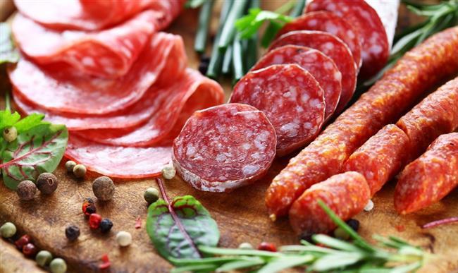 zellikle salam, sucuk, sosis gibi ilenmi rnler, ba arsn tetikleyebilecek nitritler, tiramin ve gda katk maddeleri ierir. Bunun sizin iin bir tetikleyici olabileceini dnyorsanz, bu gdalar diyetinizden bir sreliine karn.