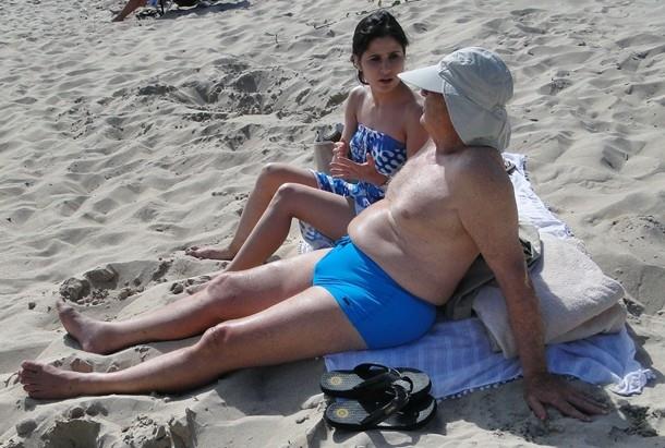 kinci ei Susan Weber ile olan evliliini de 22 ylln sonunda 2005 ylnda bitirdi. Bu evliliin ardndan gen sevgilileri ile piyasada grnen George Soros, 2013 ylnda tekrar evlendi.