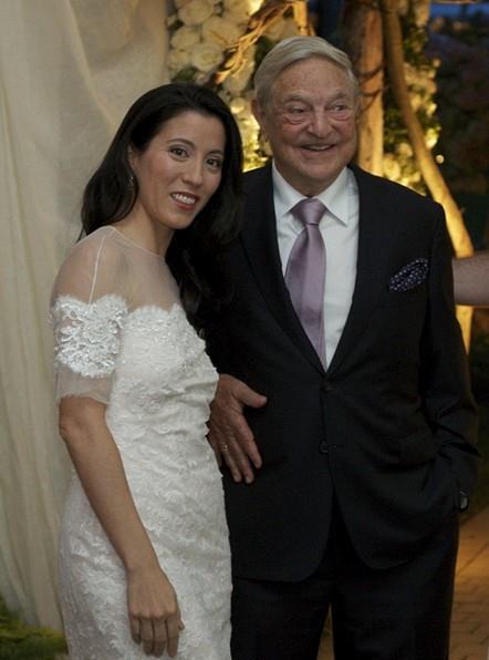 George Soros'un Trkiye'de aktif olduu biliniyor. Kurduu Ak Toplum Enstits zerinden bir ok protesto ve gsterinin finansr oldu. Gezi olaylarnn perde arkasnda da onun olduu iddia edildi.