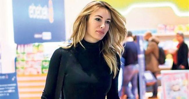 nl oyuncu Gamze zelik, Instagram hesabndan kandil paylam yapt. Paylam gren hayranlar aknlk yaad.